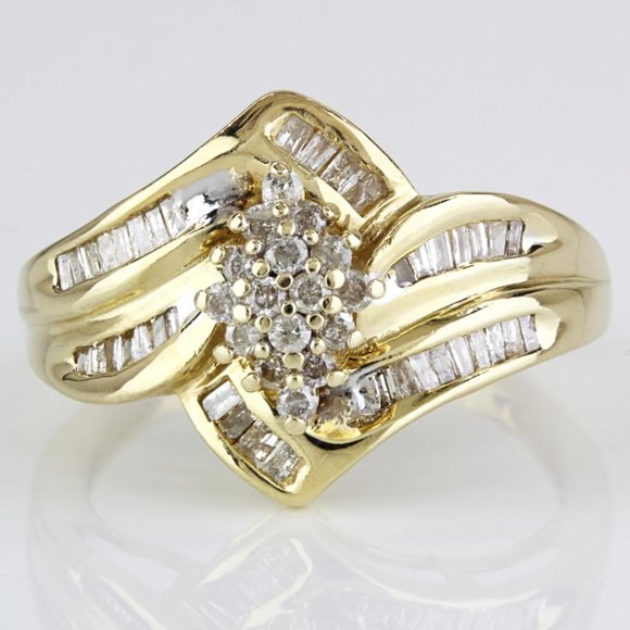 10k Yellow Gold Round and Baguette Diamond Cluster Cocktail Anniversary Ring - Picture 1 of 9